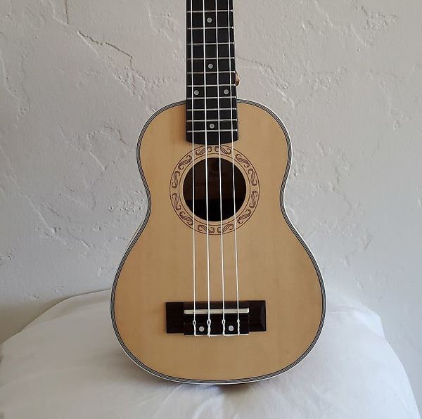 Grape Ukulele 26" Tenor Spruce / Zebrawood